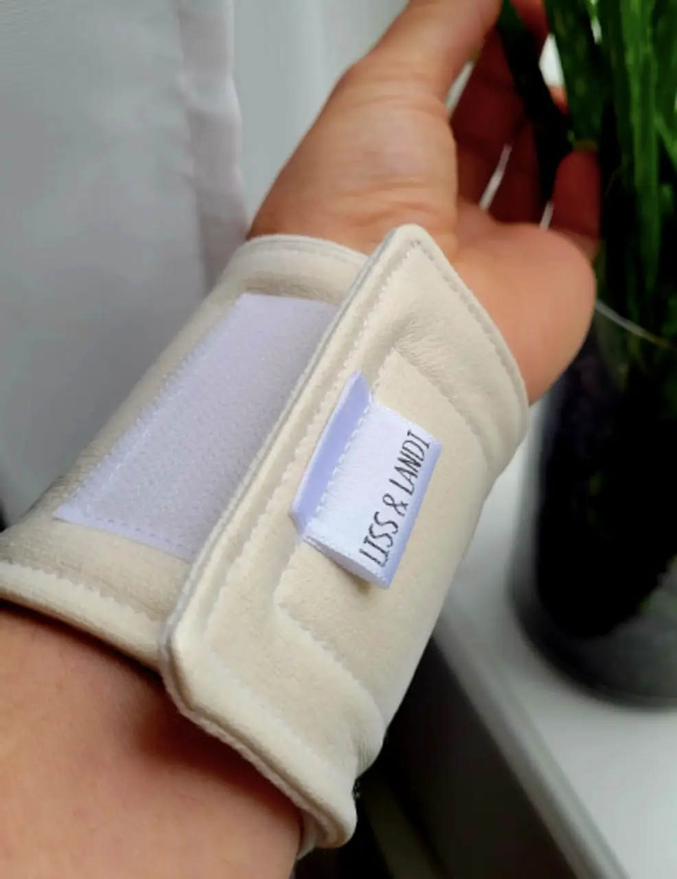 Wrist1__96702